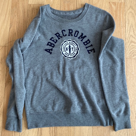 Abercrombie & Fitch Tops - Abercrombie grey sweatshirt w blue logo size small